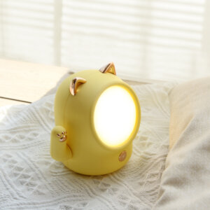 Cute Waving Cat Night Light