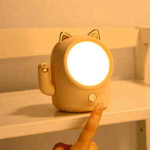Cute Waving Cat Night Light