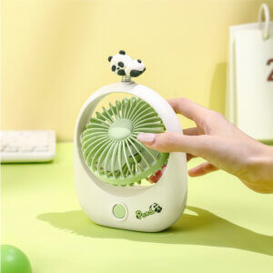 파스텔 디자인이있는 귀여운 개를 테마로 한 데스크탑 팬